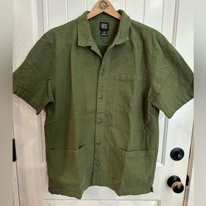 Bdg short sleeve button-down shirt - Preloved - very good condition